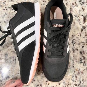 Women’s size 8 adidas sneakers super cute great condition black white and pink